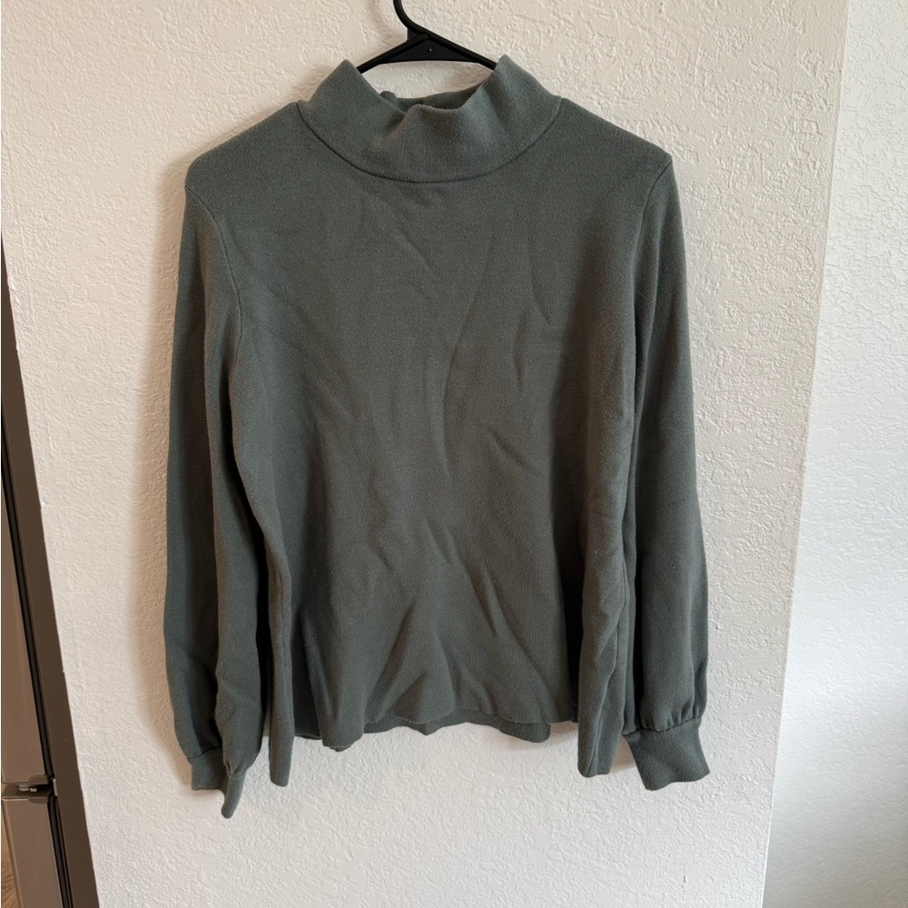 Vici Women's Green Turtleneck Sweater
